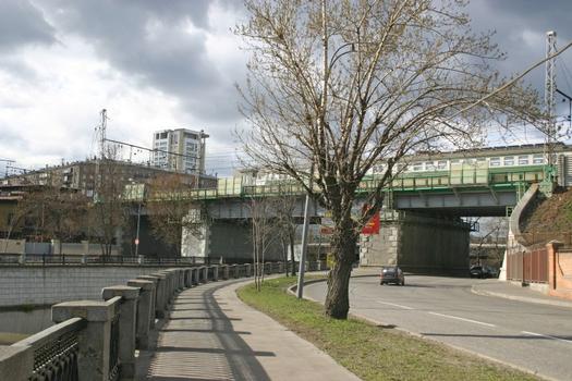 Elektrozavodsky Railroad bridge across Yauza River in Moscow