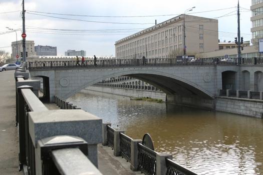 Gospitalny Bridge, Moscow