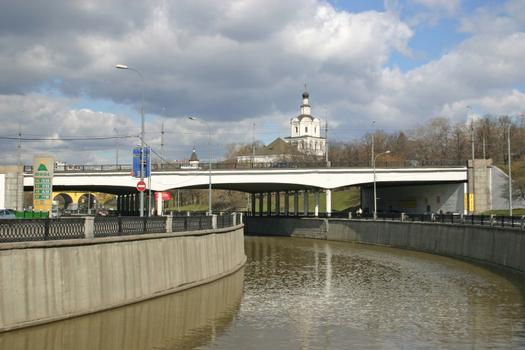 Pont Kostomarovsky, Moscou