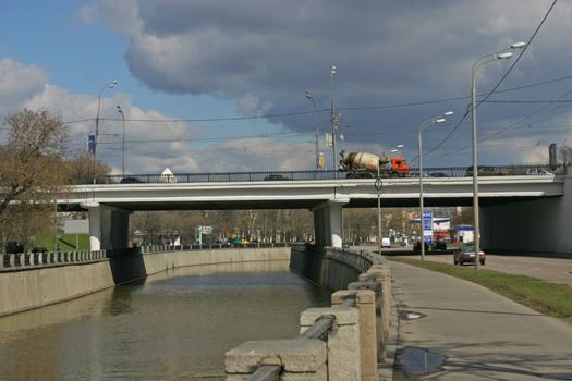 Pont Visoko-Yauzsky, Moscou