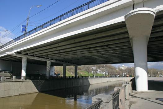Pont Visoko-Yauzsky, Moscou