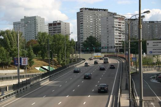 Yauzabrücke der dritten Ringautobahn in Moskau