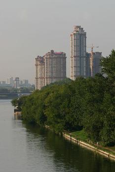 Aliye Parusa 2, Moscou