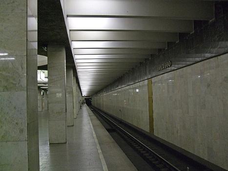 Metrobahnhof Orechowo