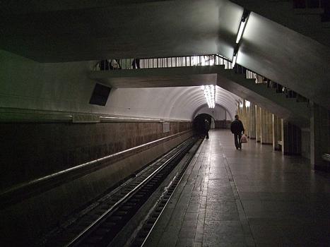 Metrobahnhof Dobryninskaja