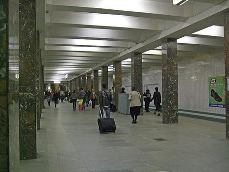 Rechnoi Vokzal Metro Station