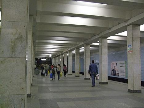 Voykovskaya Metro Station
