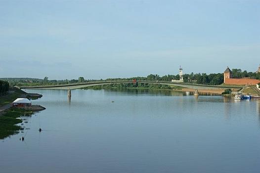 Pedestrian bridge across Volkhov river at Novgorod, Novgorod oblast, Northwestern Federal District, Russia