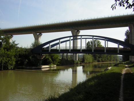 Brücke über den Chalifert-Kanal