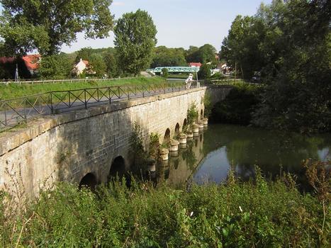 Bridge of the Chalifert Canal at Condé-Sainte-Libiaire