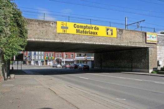 Pont ferroviaire sur la rue Beaufraipont