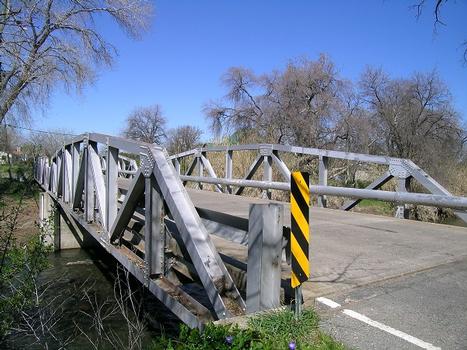 Sherwood Boulevard Bridge
