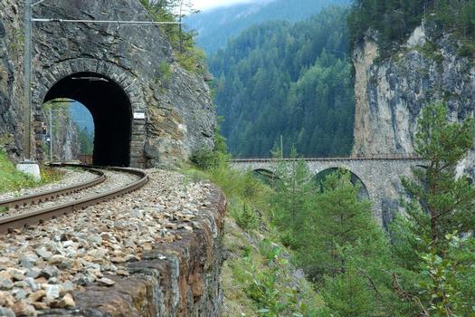 Tunnel de Zalaint, ligne de l'Albula, proche du viaduc du Landwasser