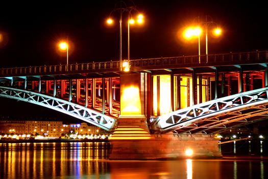 Theodor-Heuss-Brücke bei der Luminale