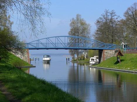 Müritz-Elde-Wasser-Straßenbrücke