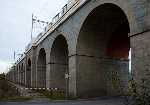 The stonebuilt side of Jezernice Viaduct