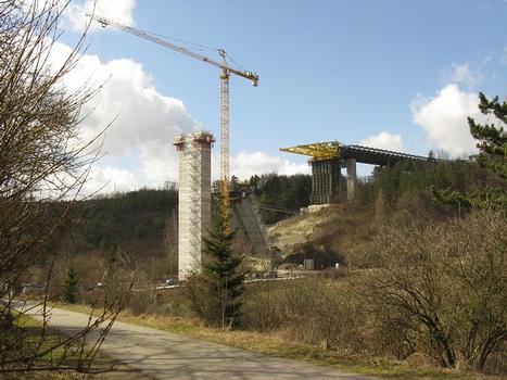The Lochkov bridge first part launched over the P5 pier