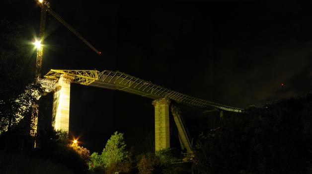 The bridge supporting structure launched in the half of the Lochkov Valley