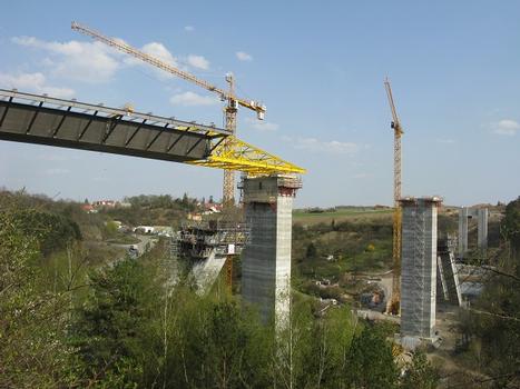 The Lochkov bridge from the W view