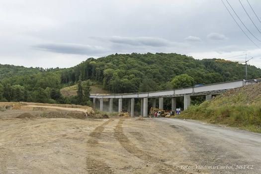 I/11 Road Bridge across Ohrozima Creek Valley