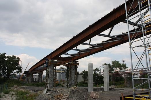 Místecká Road Bridge - steel girder assembly works