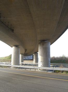 Straßenbrücke zwischen A 117 und A 13 / A 113 im Landkreis Dahme Spreewald im Land Brandenburg