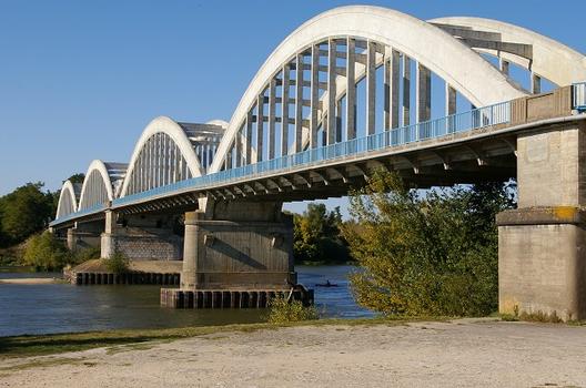 Straßenbrücke Muides-sur-Loire