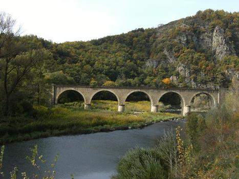 Viaduc ferroviaire de Peyredeyre