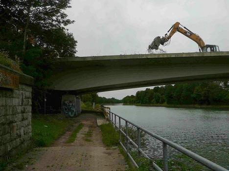 Abriss der Krudenberger Landstr Brücke am 17 Juni 2011 WDK-km 12,240