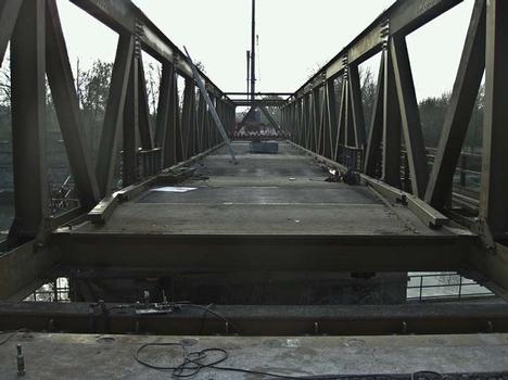 Krudenberger Landstr. Brücke WDK-km 12,240_Fertigstellung der Behelfsbrücke