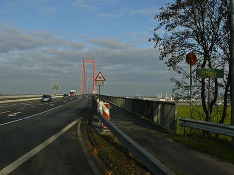 Rheinbrücke Emmerich Rheinkilometer 853,2