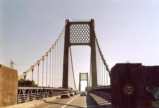 Hängebrücke über die Durance zwischen Avignon und Rognonas