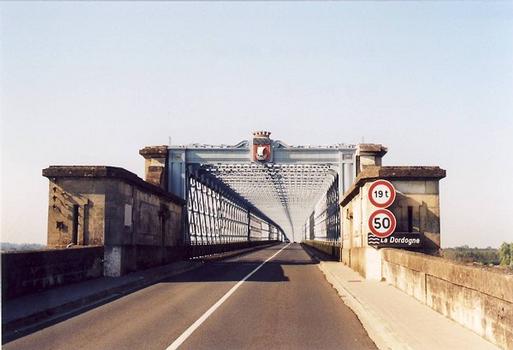Cubzac-les-Ponts (Gironde)Straßenbrücke über die Dordogne