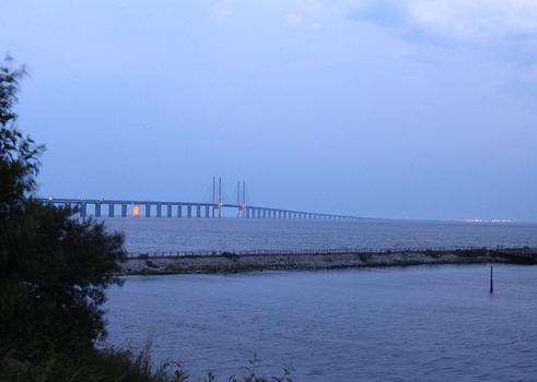Öresundbrücke bei Nacht