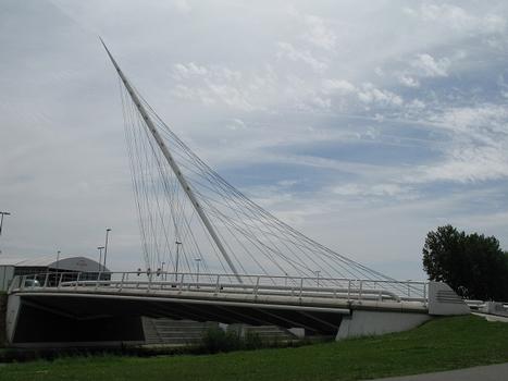 Hoofddorp, Luit Brugerste von 3 Brücken über den Hoofdvaart Kanalvon Santiago Calatrava: Hoofddorp, Luit Brug erste von 3 Brücken über den Hoofdvaart Kanal von Santiago Calatrava