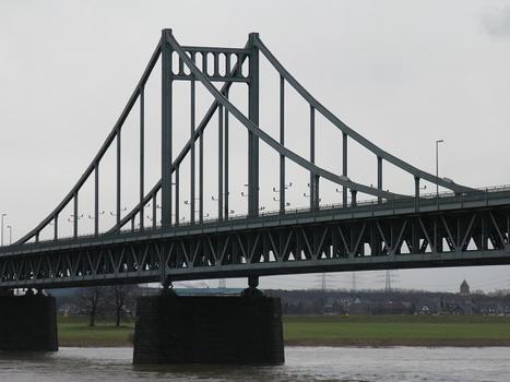 Krefeld, Uerdinger Brücke