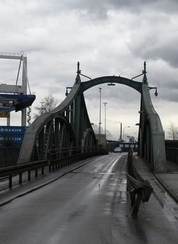 Krefeld-Linn, Hafendrehbrücke