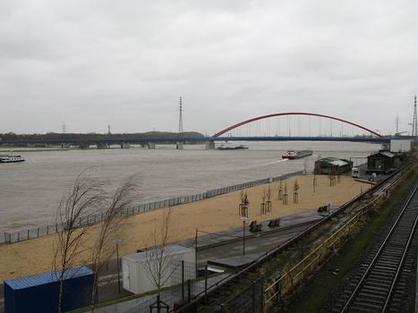 Duisburg, Brücke der Solidarität