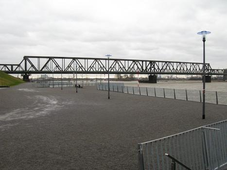 Duisburg-Hochfeld, eisenbahnbrücke