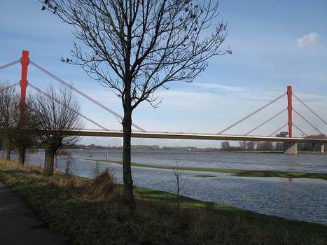 Duisburg, Beeckerwerther Brücke (A42)