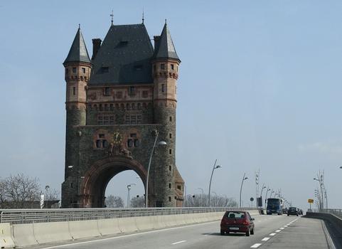 Nibelungenbrücke