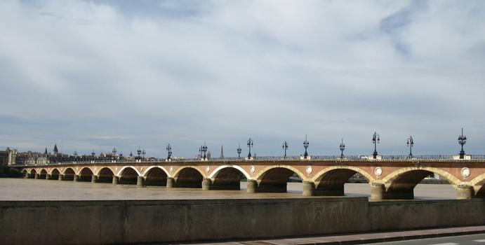 Bordeaux, Pont de Pierre