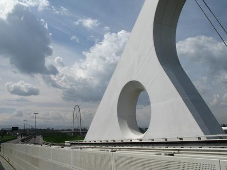 Reggio Emilia, Calatrava-Brücke über A1