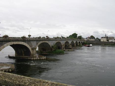 Les-Ponts-de-Cé (bei Angers), Loire-Brücke
