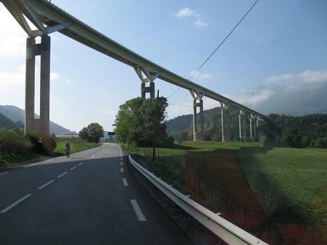 Autobahnbrücke bei Monestier-de-Clermont (Isère)
