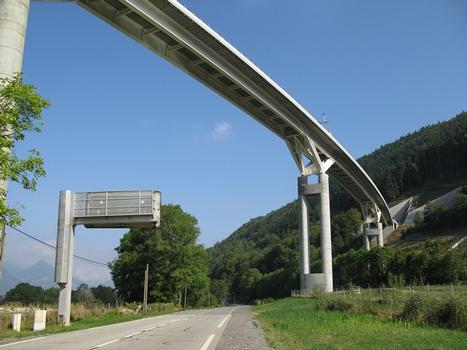 Autobahnbrücke bei Monestier-de-Clermont (Isère)