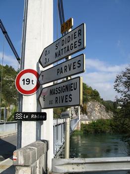Pont suspendu sur le Rhône