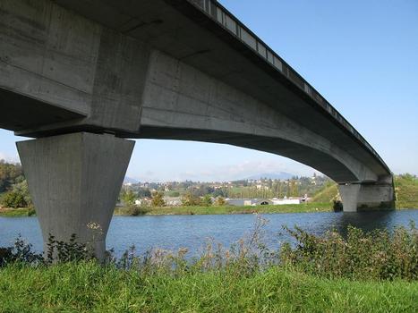 Pont de la RN504 sur le canal de dérivation de Belley