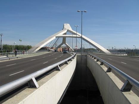 Zaragoza, Puente Tercer Milenio