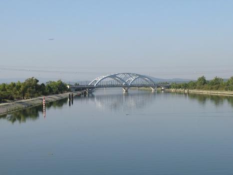 Garde Adhémar-Viaduc, TGV-Brücke bei Pierrelatte, Rhône